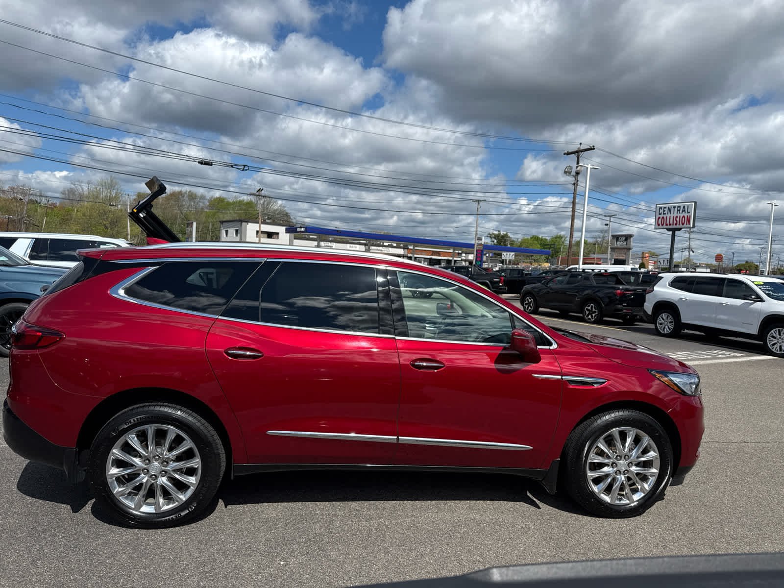 Certified 2020 Buick Enclave Premium w/ Sun and Sites Package AWD/4WD image 6