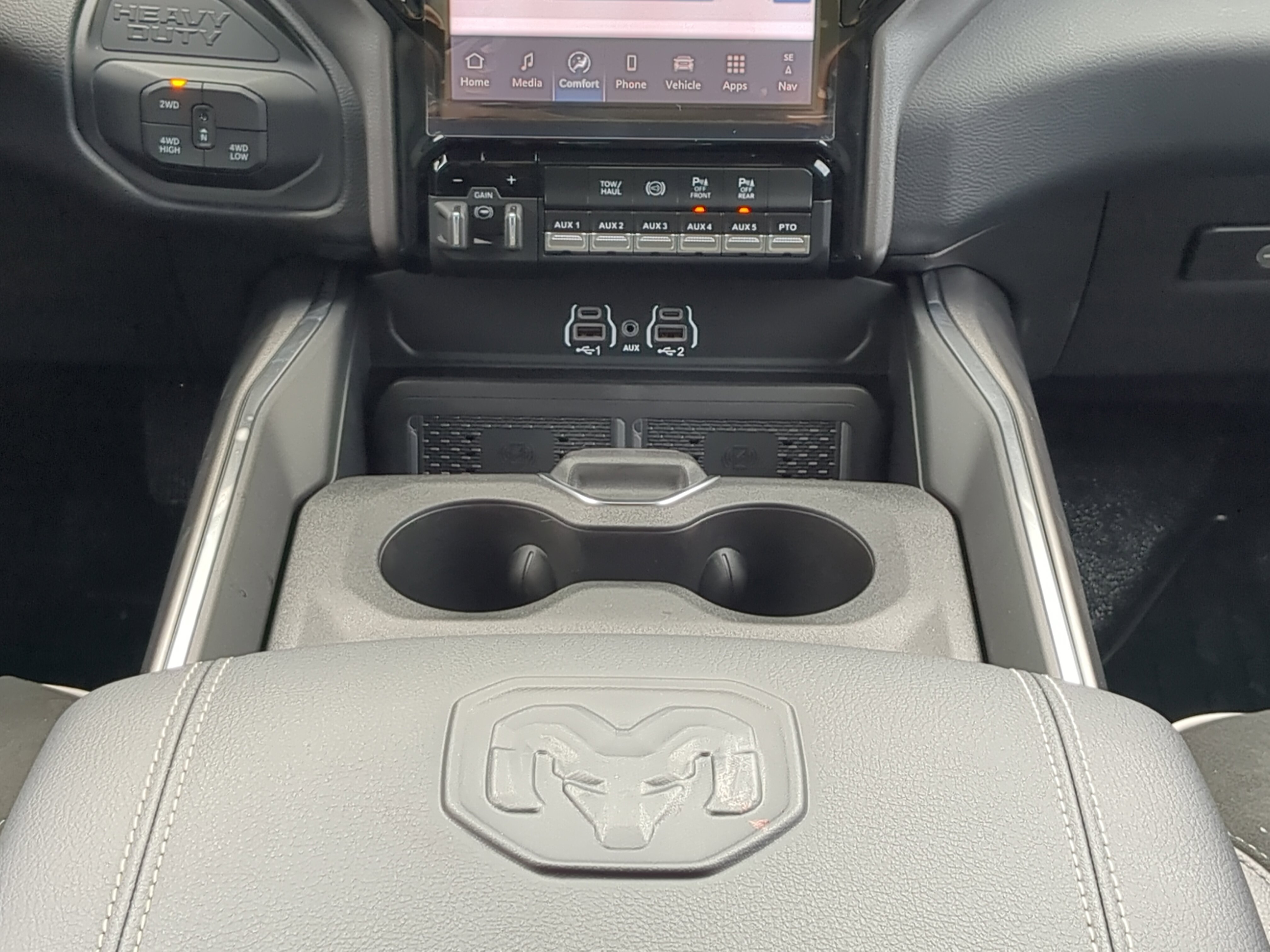 New 2026 RAM 4500 4x4 Crew Cab DRW image 17