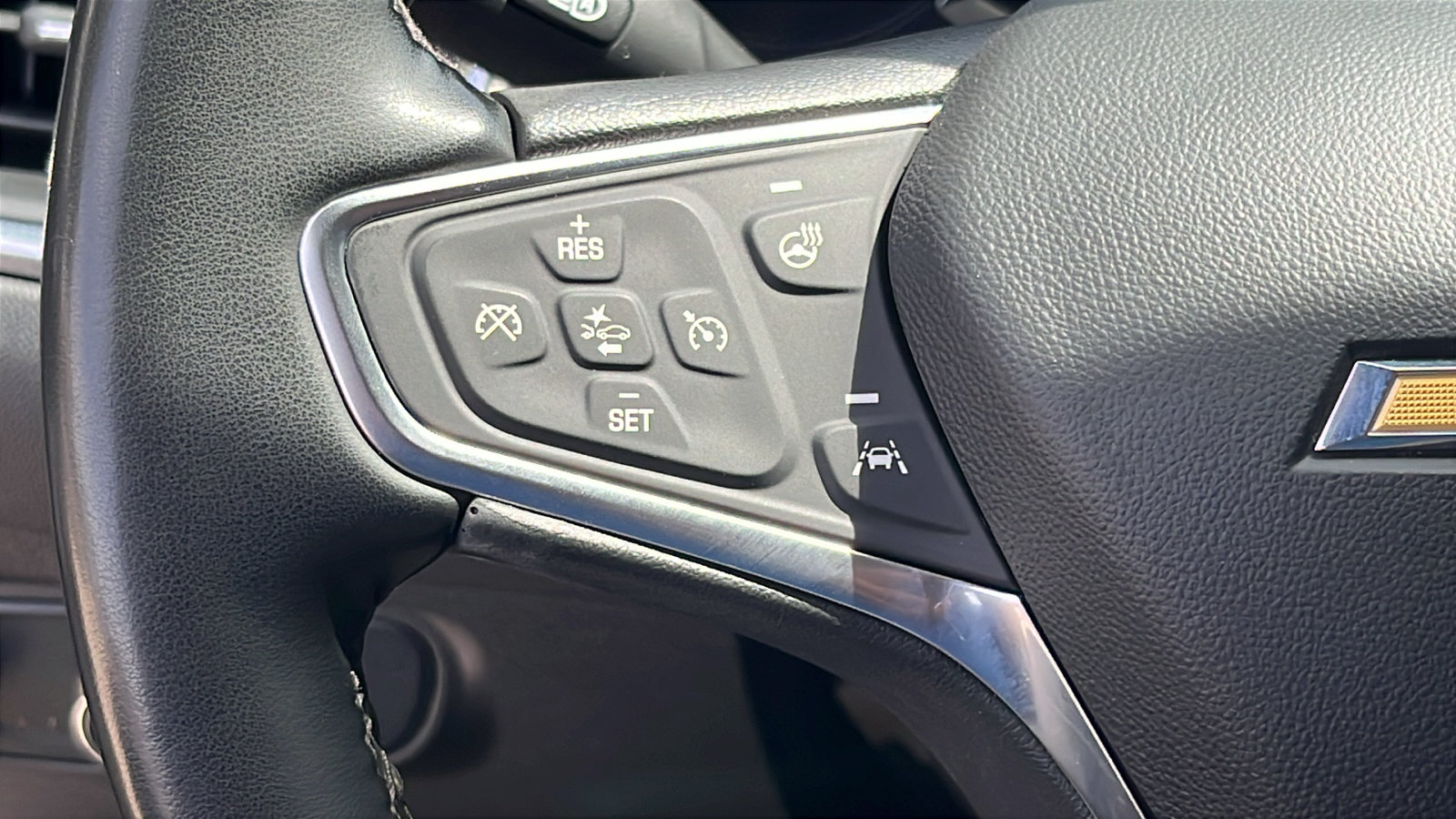 Used 2024 Chevrolet Equinox LT FWD image 16