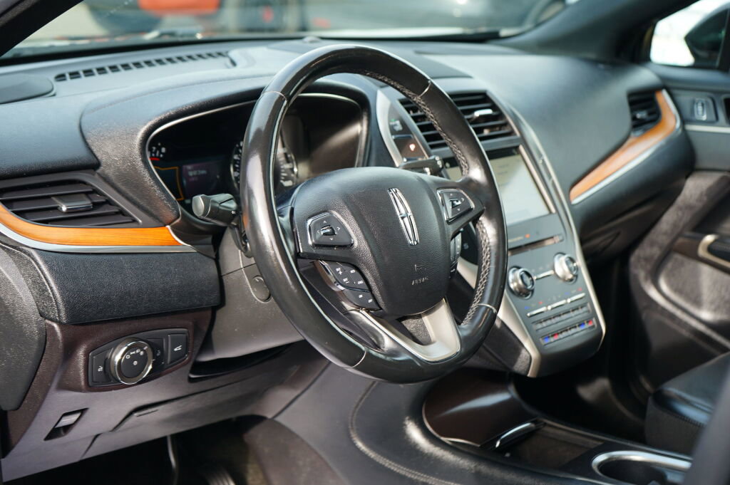 Used 2016 Lincoln MKC Reserve w/ Lincoln MKC Climate Package image 11