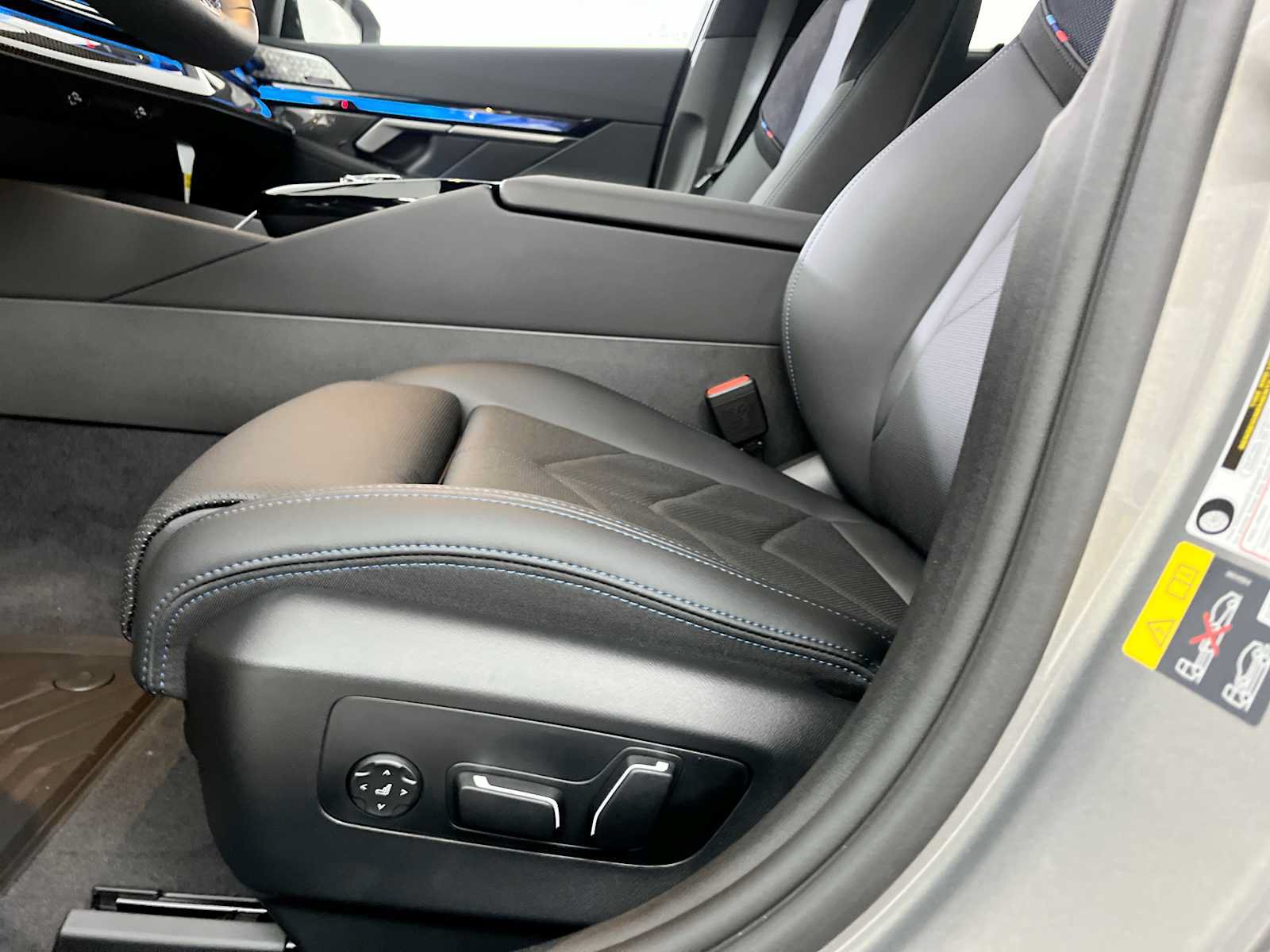 New 2026 BMW i5 M60 w/ Executive Package AWD/4WD image 20