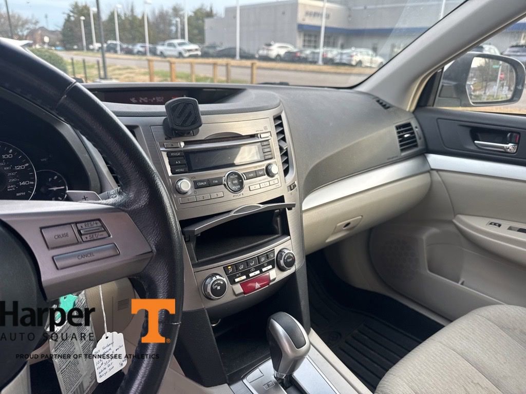 Used 2011 Subaru Outback 2.5i Premium image 16