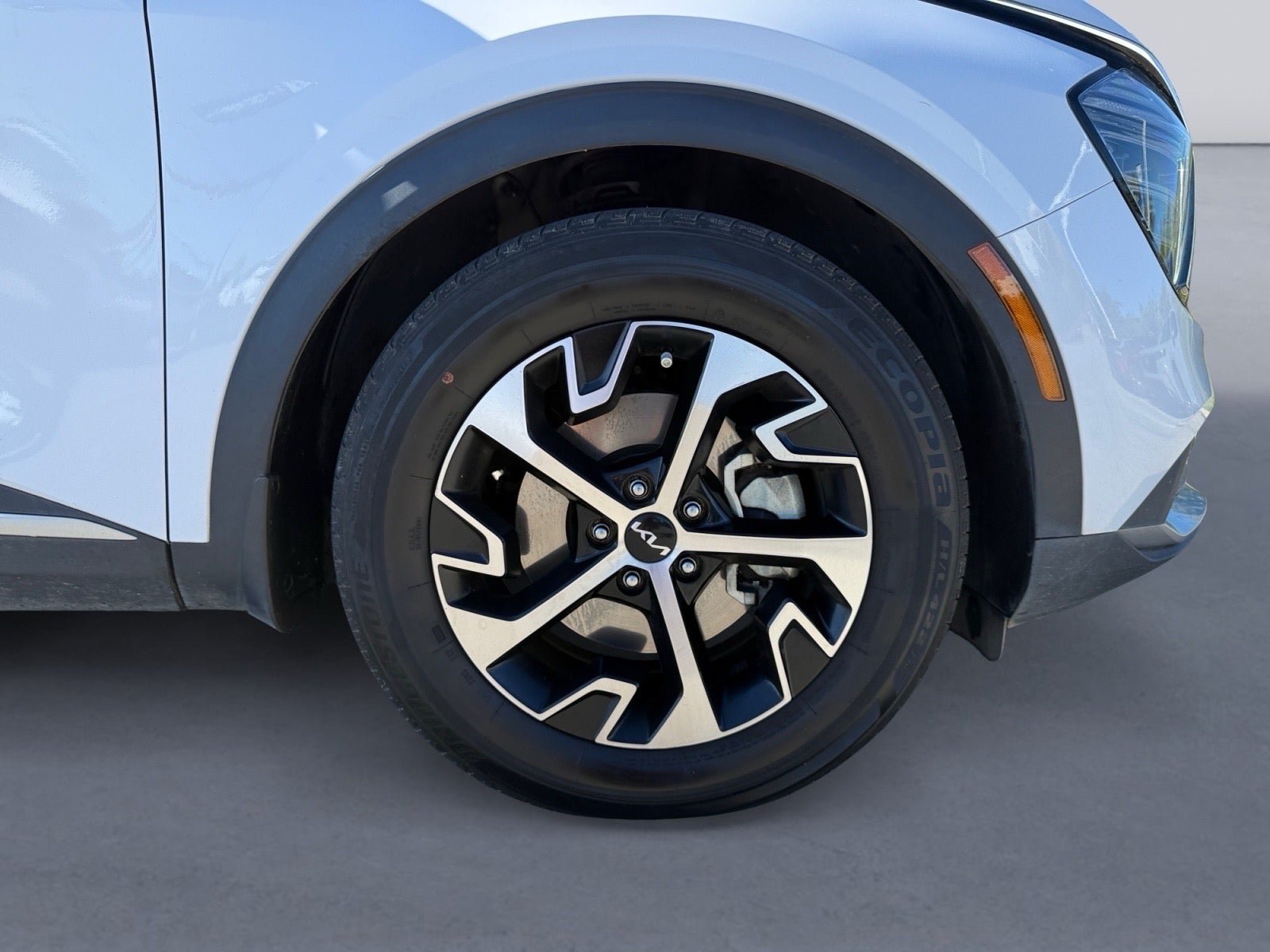 Used 2024 Kia Sportage EX FWD image 9