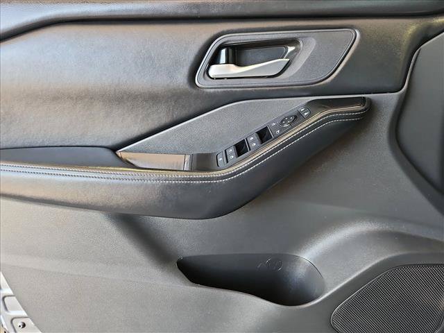 Certified 2026 Nissan Rogue SV FWD image 9