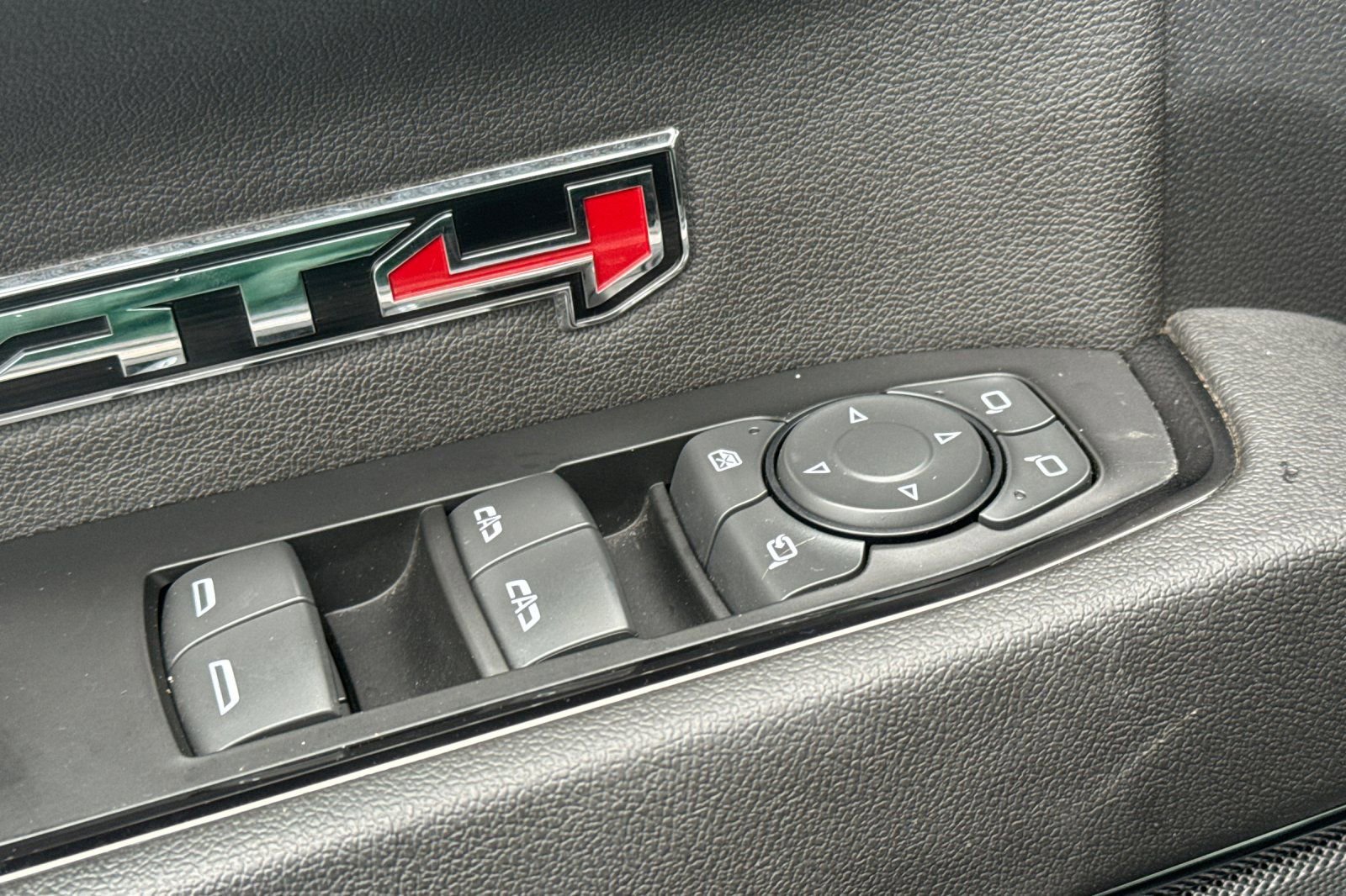 Used 2023 GMC Sierra 1500 AT4 w/ AT4 Premium Package image 11