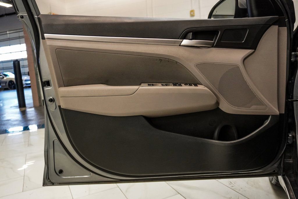 Used 2019 Hyundai Elantra SEL image 18