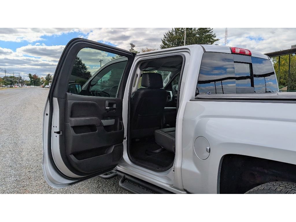 Used 2017 Chevrolet Silverado 1500 LTZ Z71 w/ Redline Edition AWD/4WD image 10