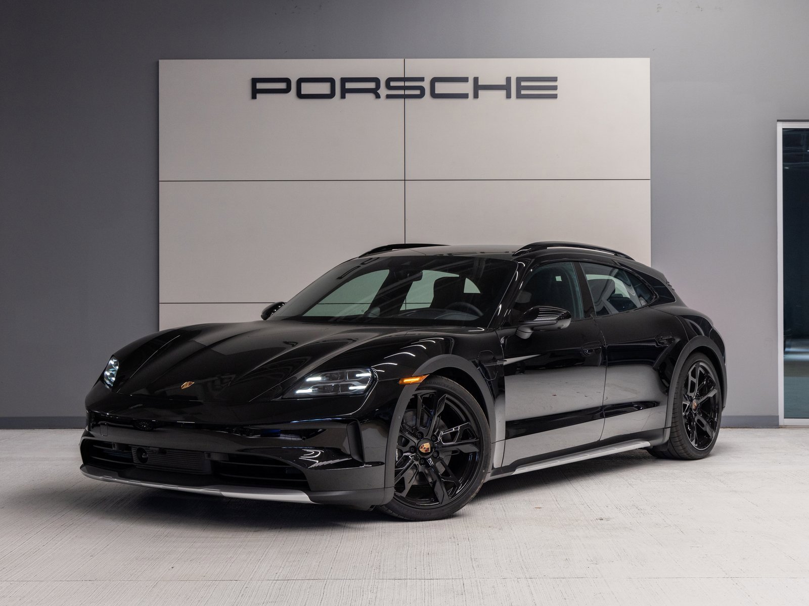 Certified 2025 Porsche Taycan 4 Cross Turismo image 1