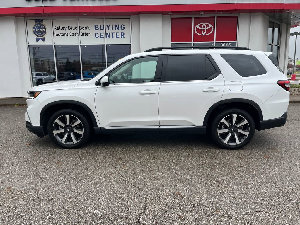 Used 2025 Honda Pilot Touring image 31