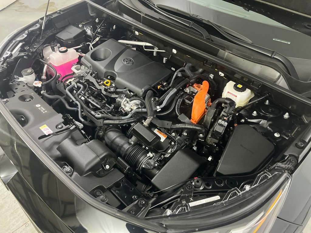 Used 2025 Toyota RAV4 LE image 12