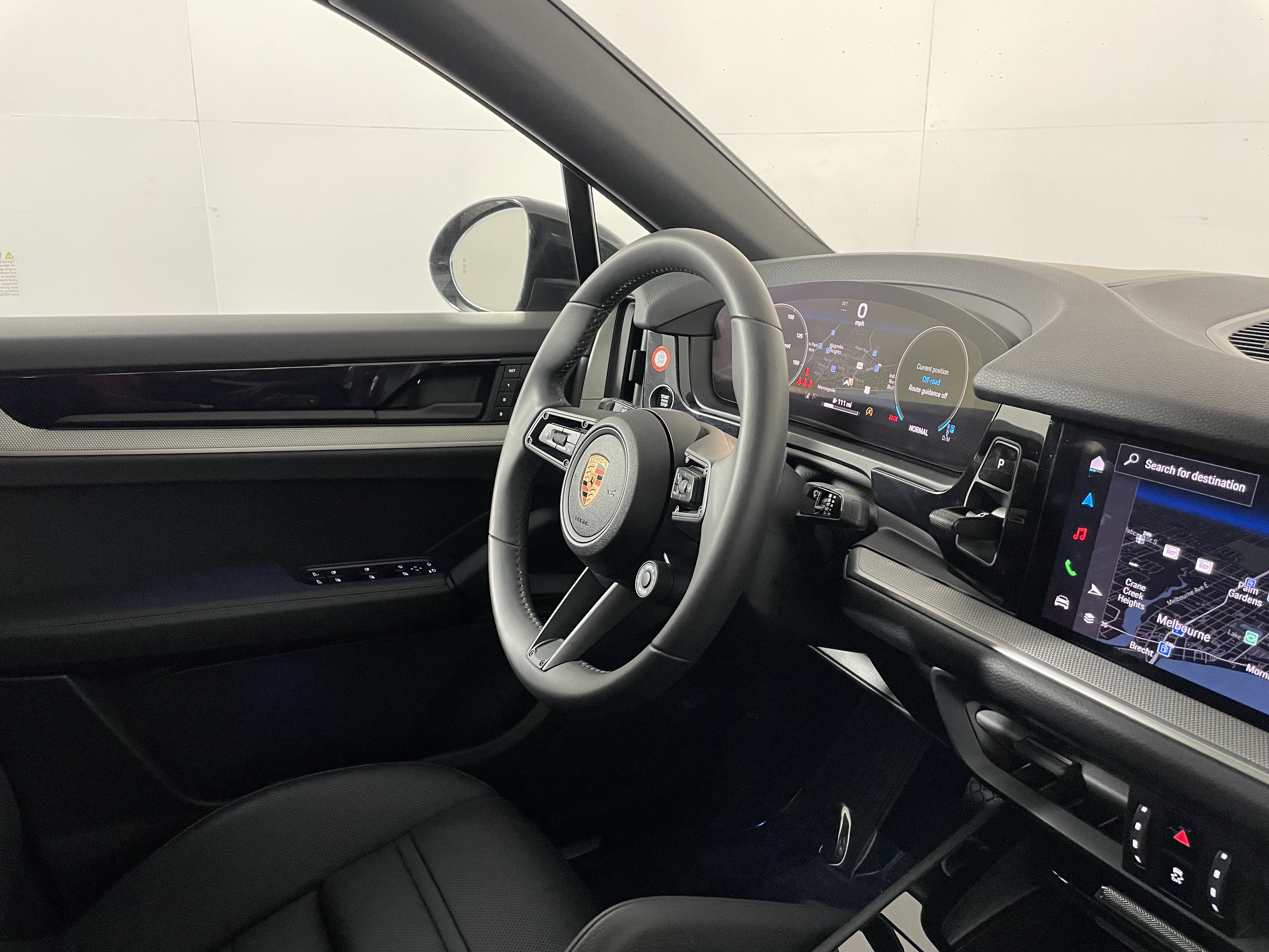 Used 2025 Porsche Cayenne Coupe AWD/4WD image 12
