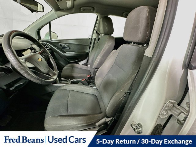 Used 2018 Chevrolet Trax LS FWD image 25