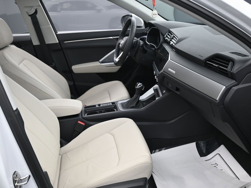 Used 2024 Audi Q3 2.0T Premium w/ Convenience Package image 41