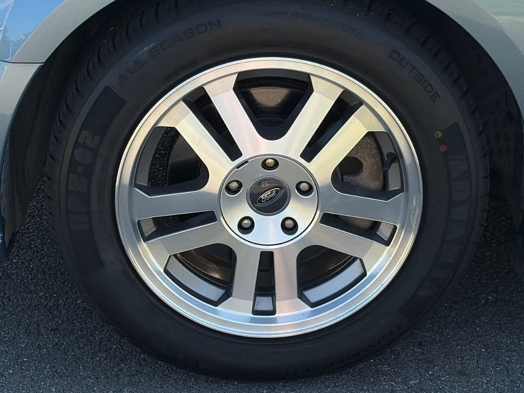 Used 2005 Ford Mustang GT RWD image 9
