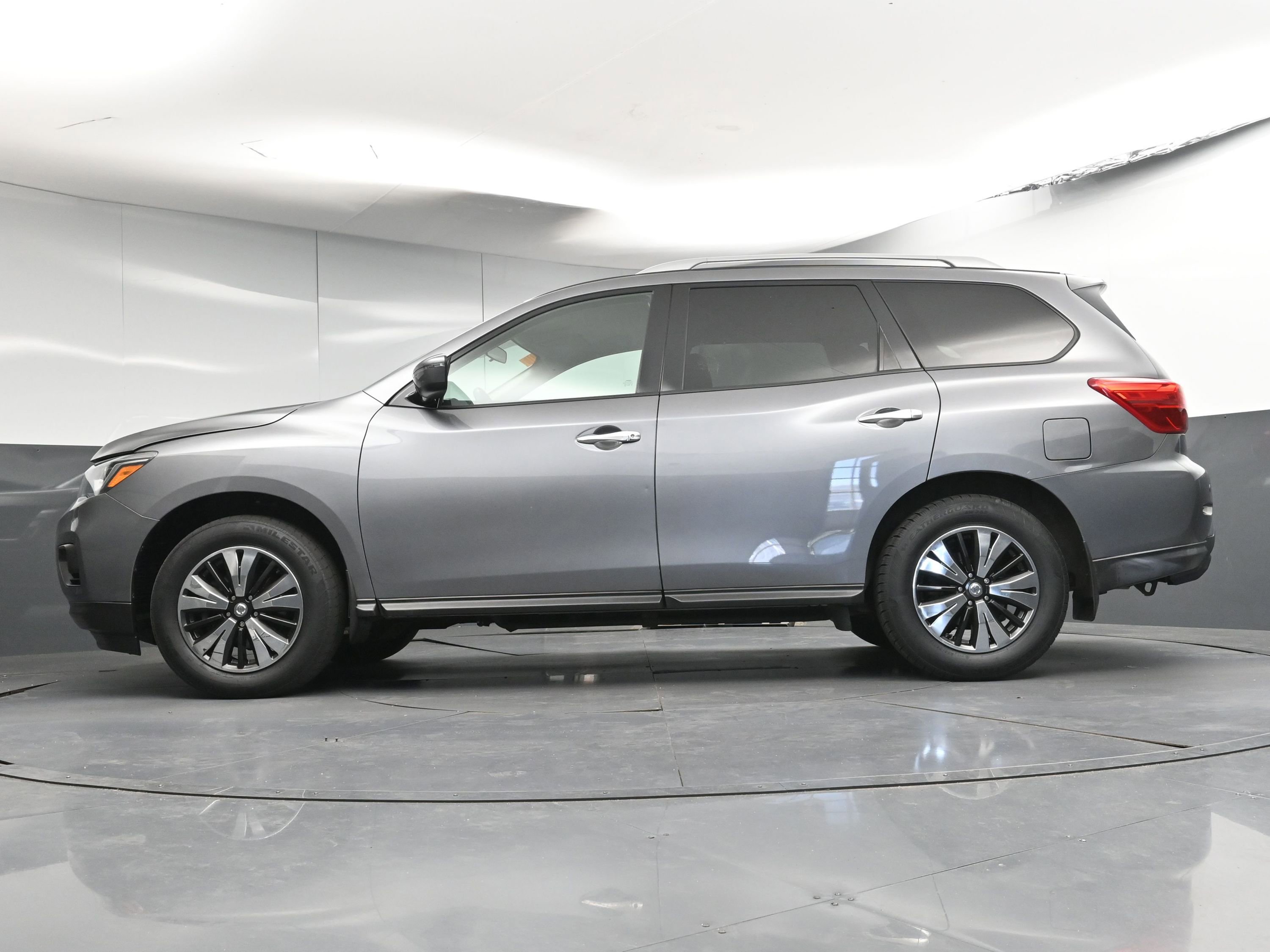 Used 2020 Nissan Pathfinder S image 27