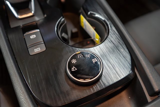 Used 2025 Nissan Rogue SV w/ SV Premium Package image 33