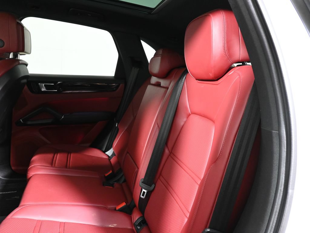 Used 2023 Porsche Cayenne AWD/4WD image 7