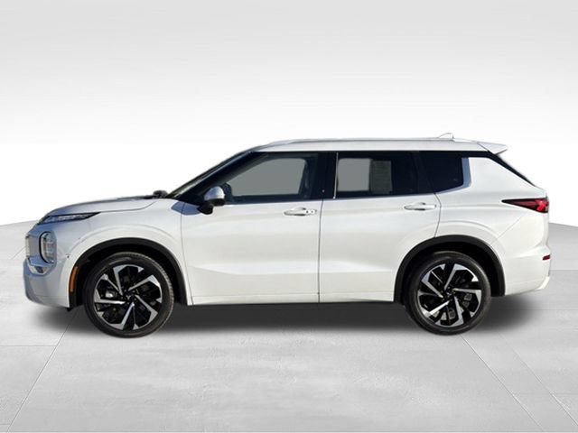 Used 2024 Mitsubishi Outlander SEL FWD image 2