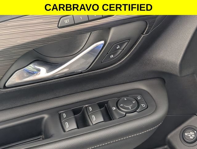 Certified 2024 GMC Terrain SLT FWD image 11