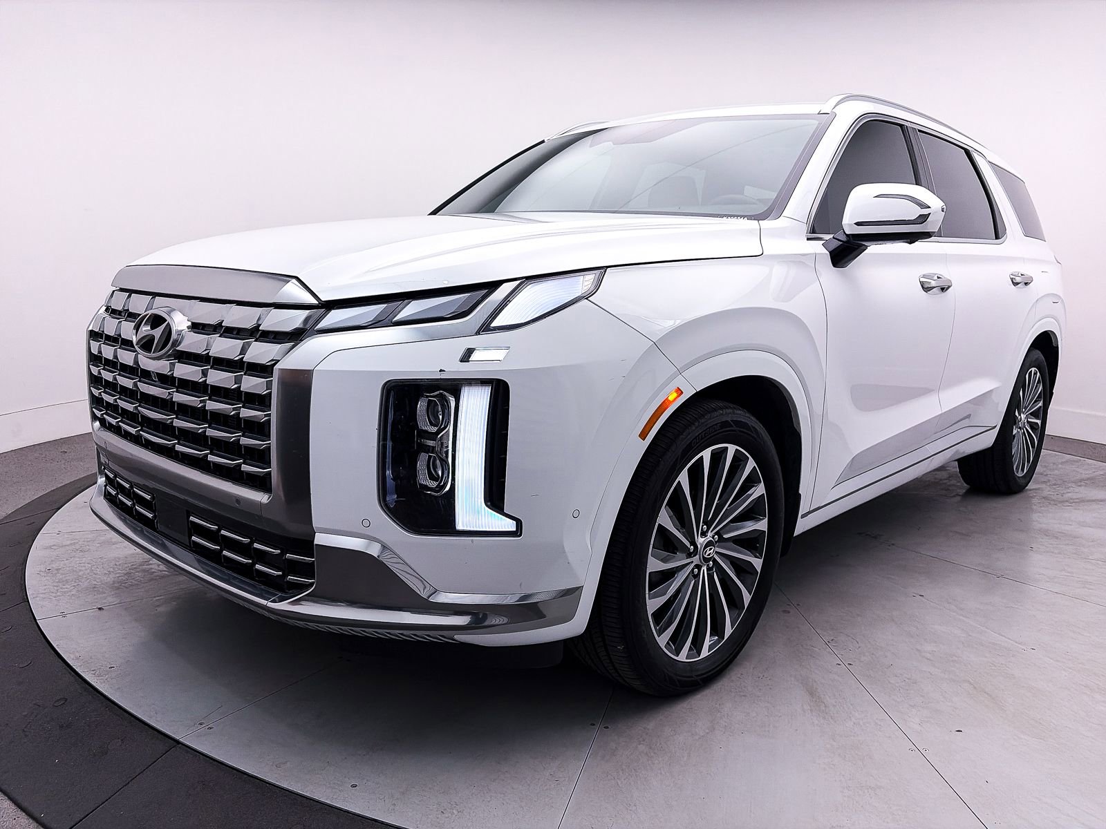 Used 2025 Hyundai Palisade Calligraphy image 15
