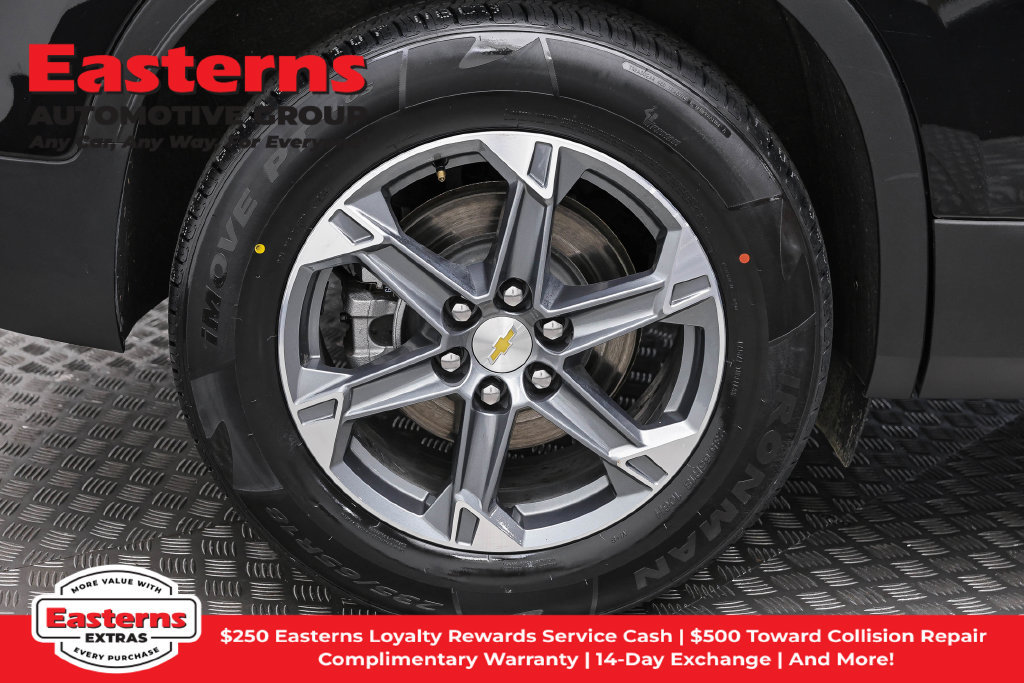 Used 2025 Chevrolet Blazer LT FWD image 32