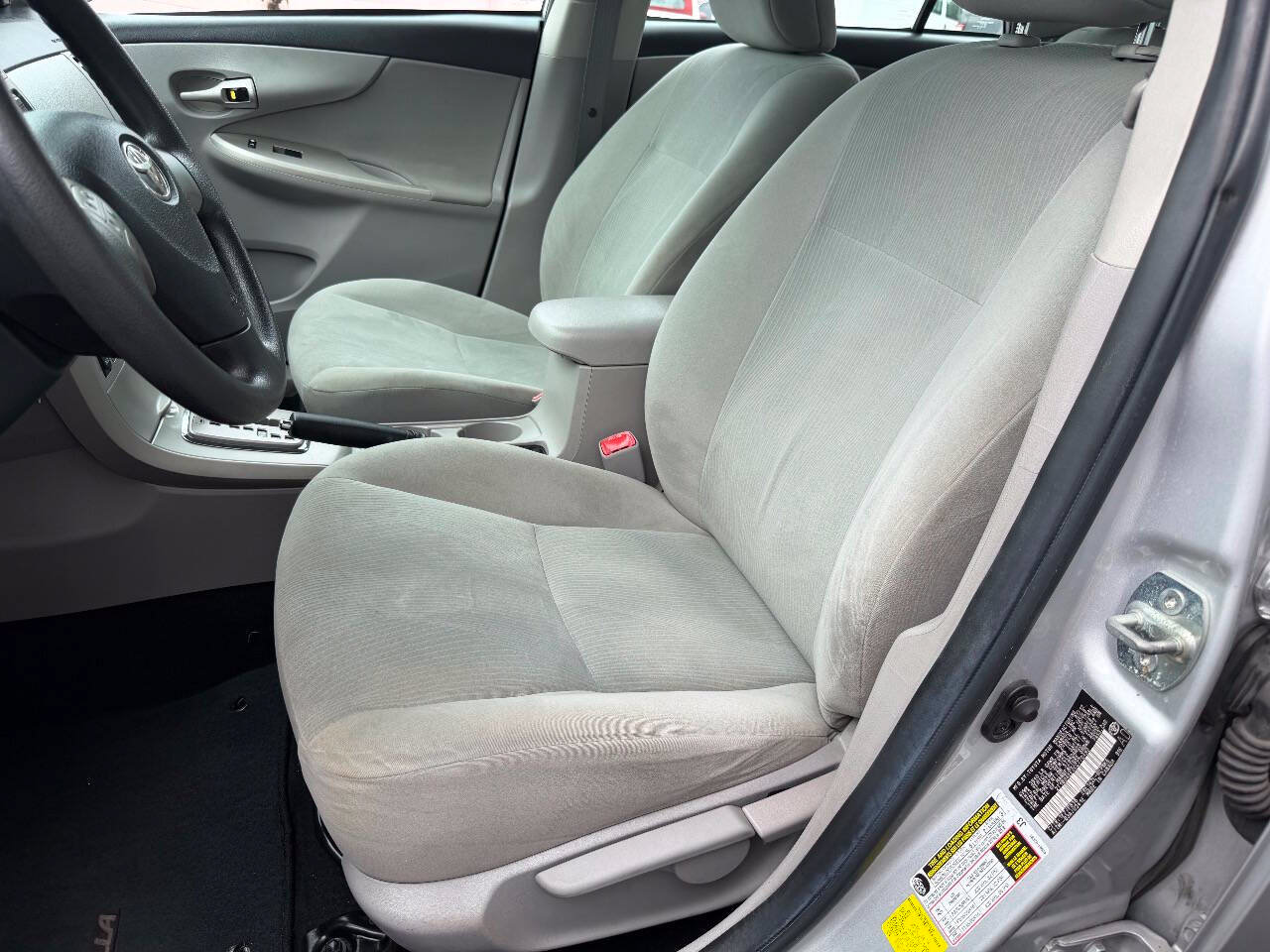 Used 2012 Toyota Corolla LE FWD image 7