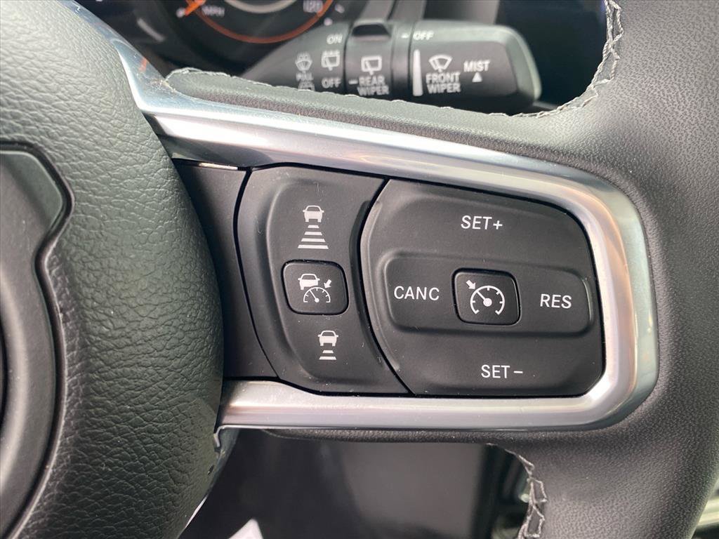 Used 2025 Jeep Wrangler Unlimited Sahara w/ Dual Top Group AWD/4WD image 18