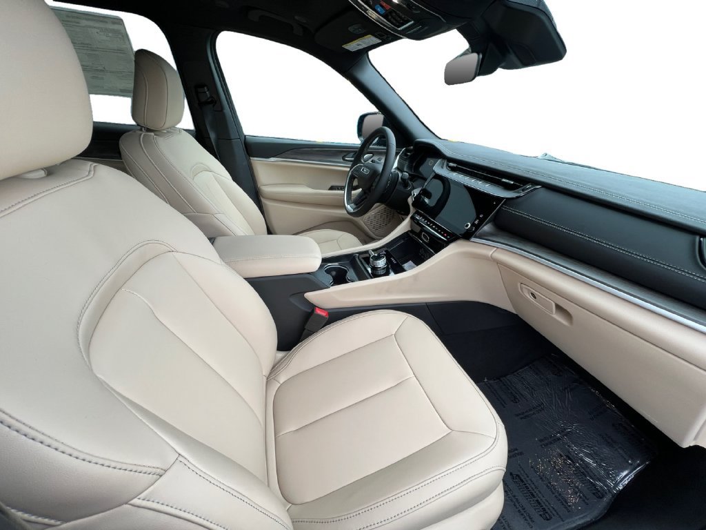 New 2027 Jeep Grand Cherokee L Limited AWD/4WD image 24