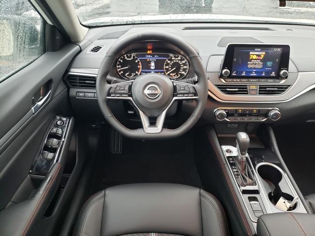 New 2025 Nissan Altima 2.5 SR image 15