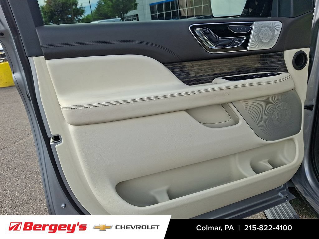 Used 2023 Lincoln Navigator L Black Label AWD/4WD image 18