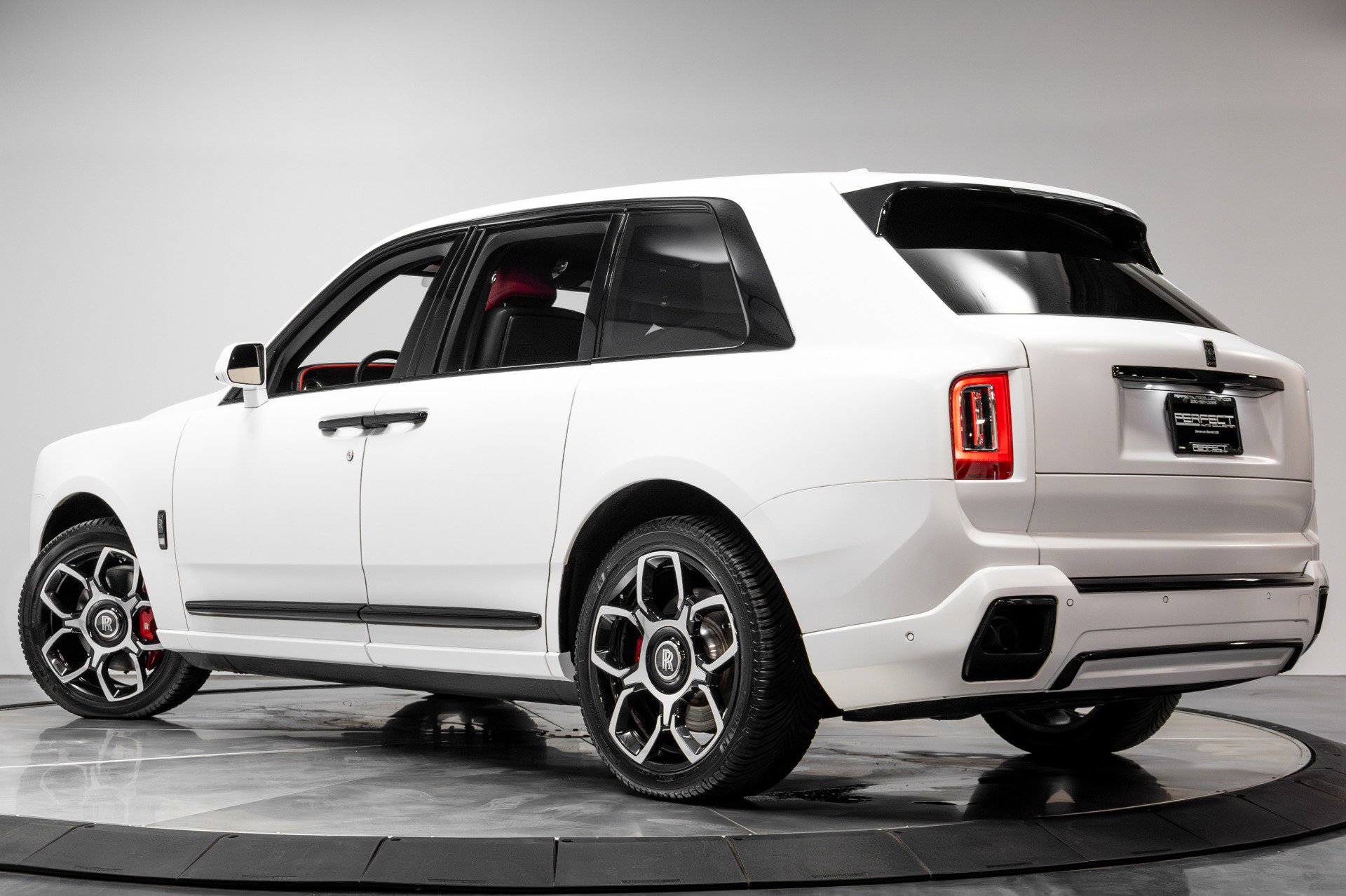 Used 2021 Rolls-Royce Cullinan Black Badge image 61