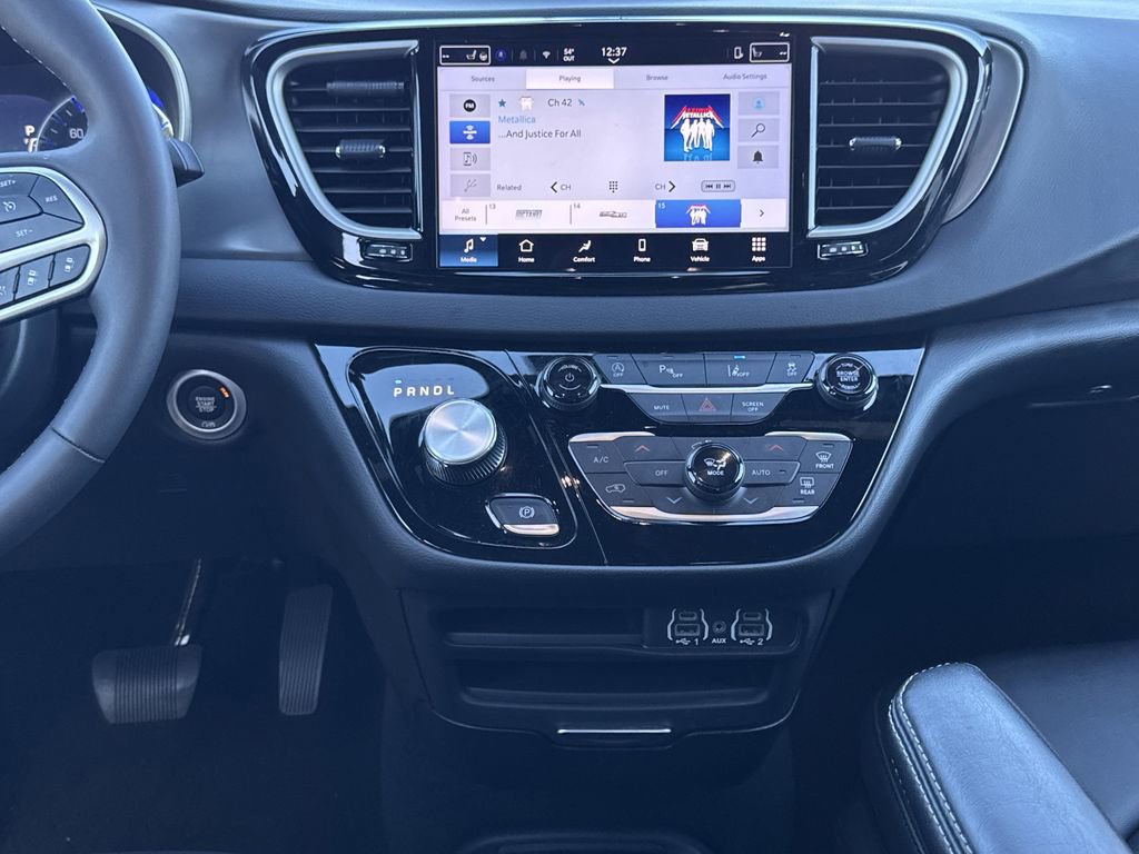 Certified 2025 Chrysler Pacifica Select image 10