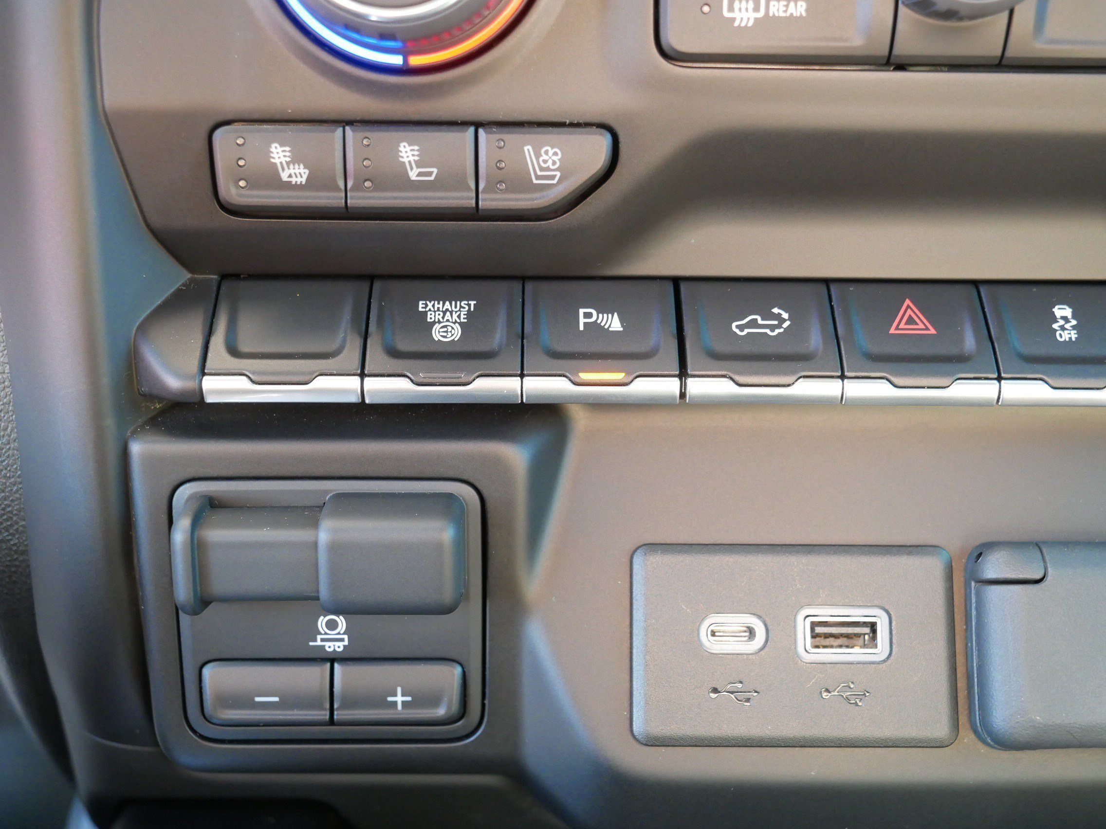 Used 2022 Chevrolet Silverado 3500 High Country AWD/4WD image 31