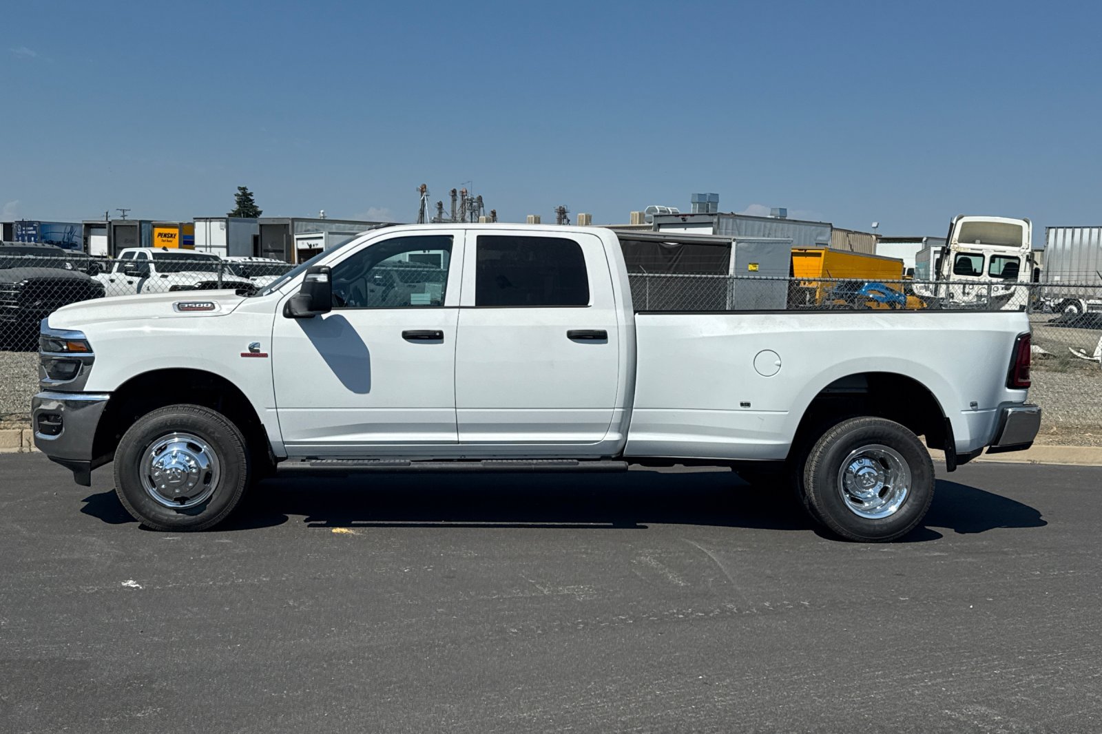 New 2026 RAM 3500 Tradesman AWD/4WD image 6