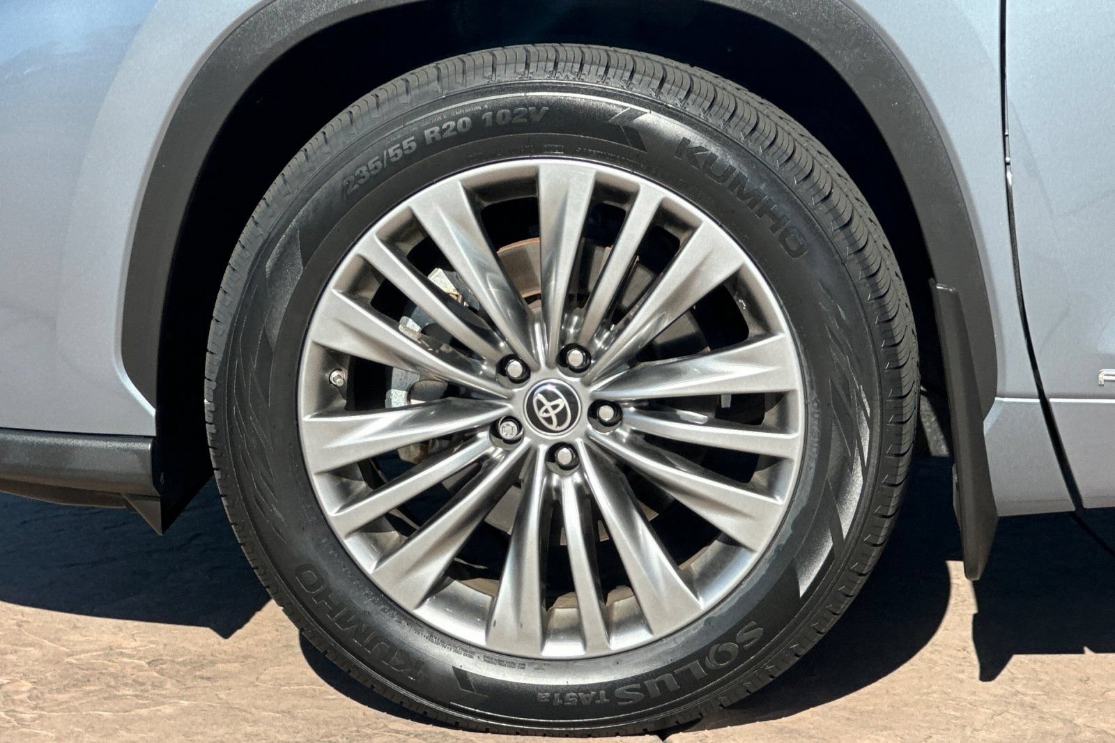 Certified 2021 Toyota Highlander Platinum AWD/4WD image 36