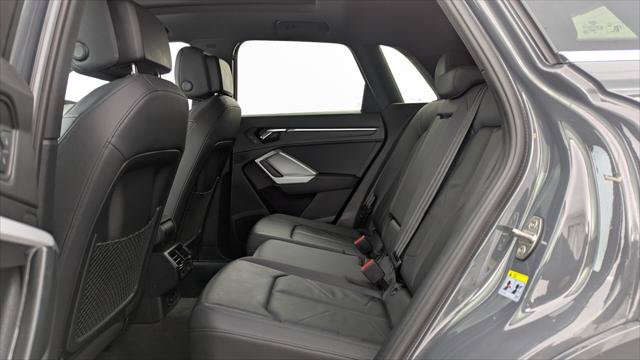 Used 2020 Audi Q3 2.0T Premium w/ Convenience Package AWD/4WD image 17