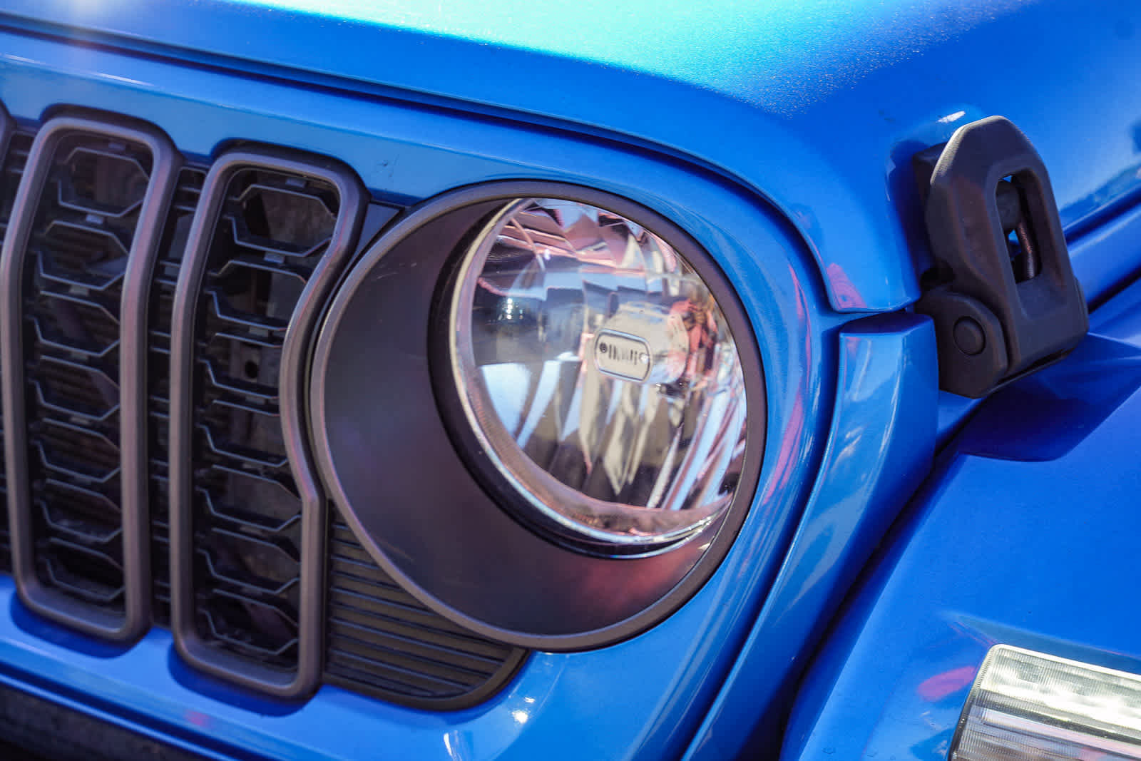 Used 2024 Jeep Wrangler Sport S image 10