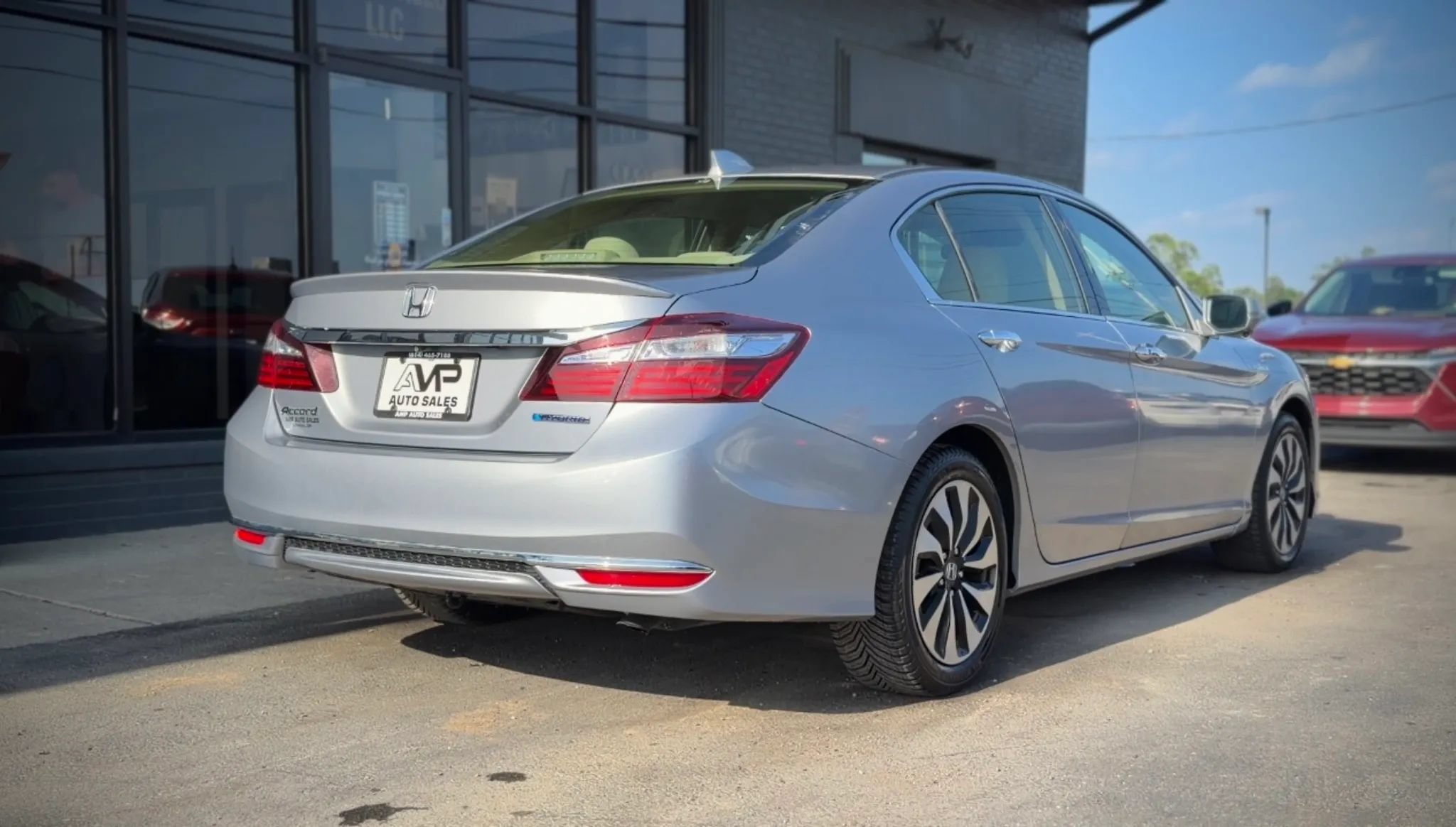Used 2017 Honda Accord Hybrid Sedan image 2