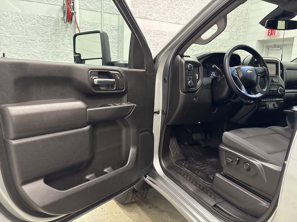 Used 2024 Chevrolet Silverado 2500 Custom w/ Custom Value Package image 15