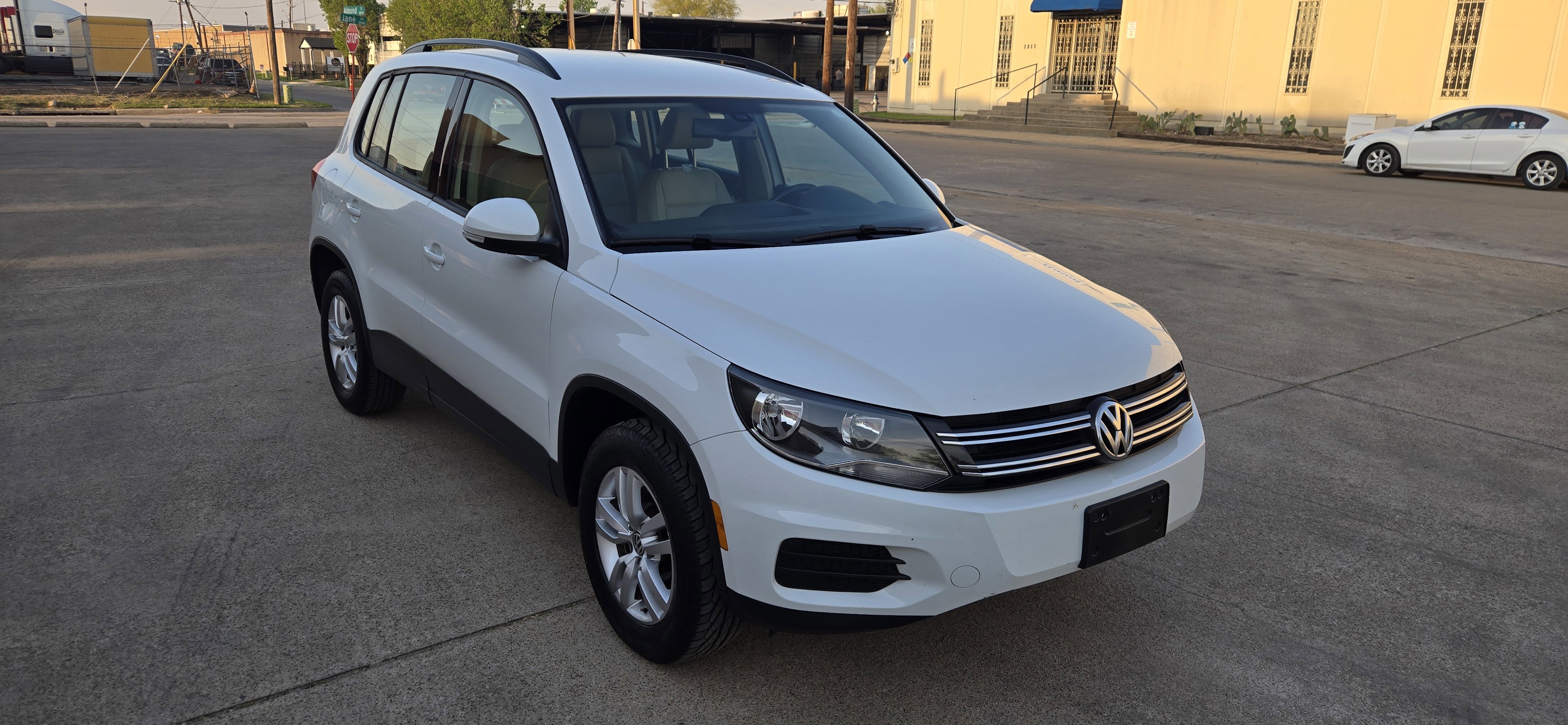 Used 2017 Volkswagen Tiguan S AWD/4WD image 12