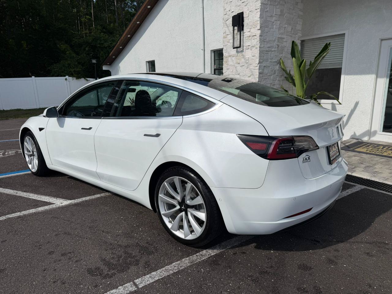 Used 2019 Tesla Model 3 Mid Range RWD image 11