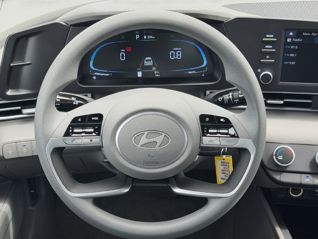 New 2026 Hyundai Elantra SE FWD image 17