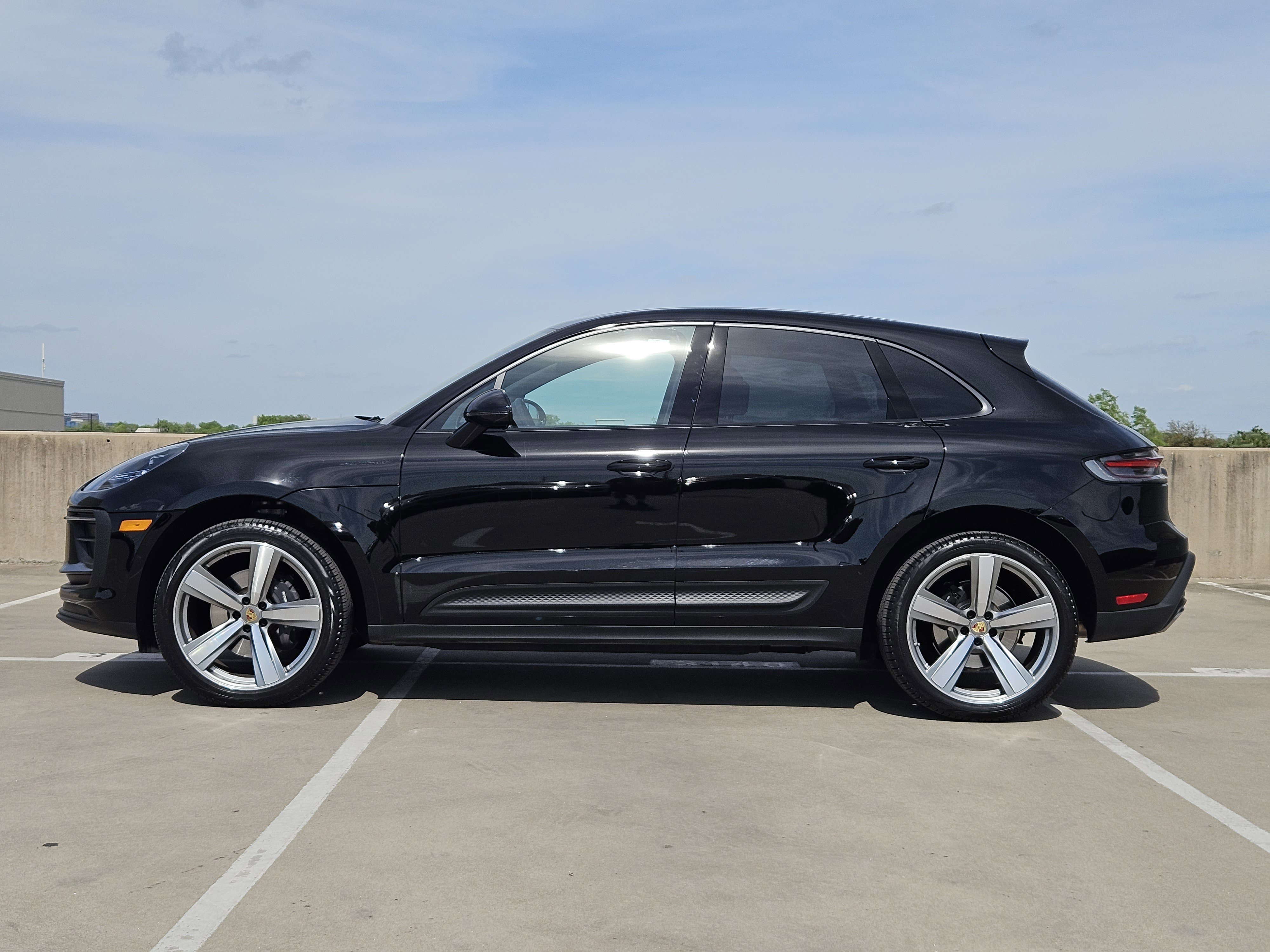 Certified 2026 Porsche Macan image 2