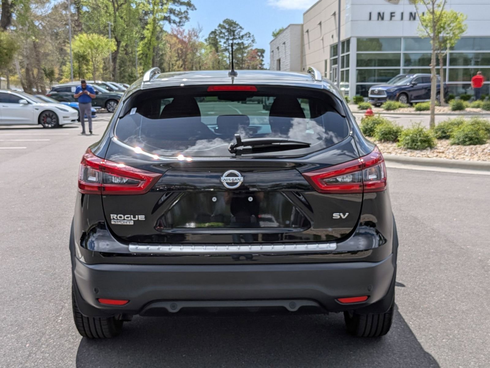 Used 2022 Nissan Rogue Sport SV image 4