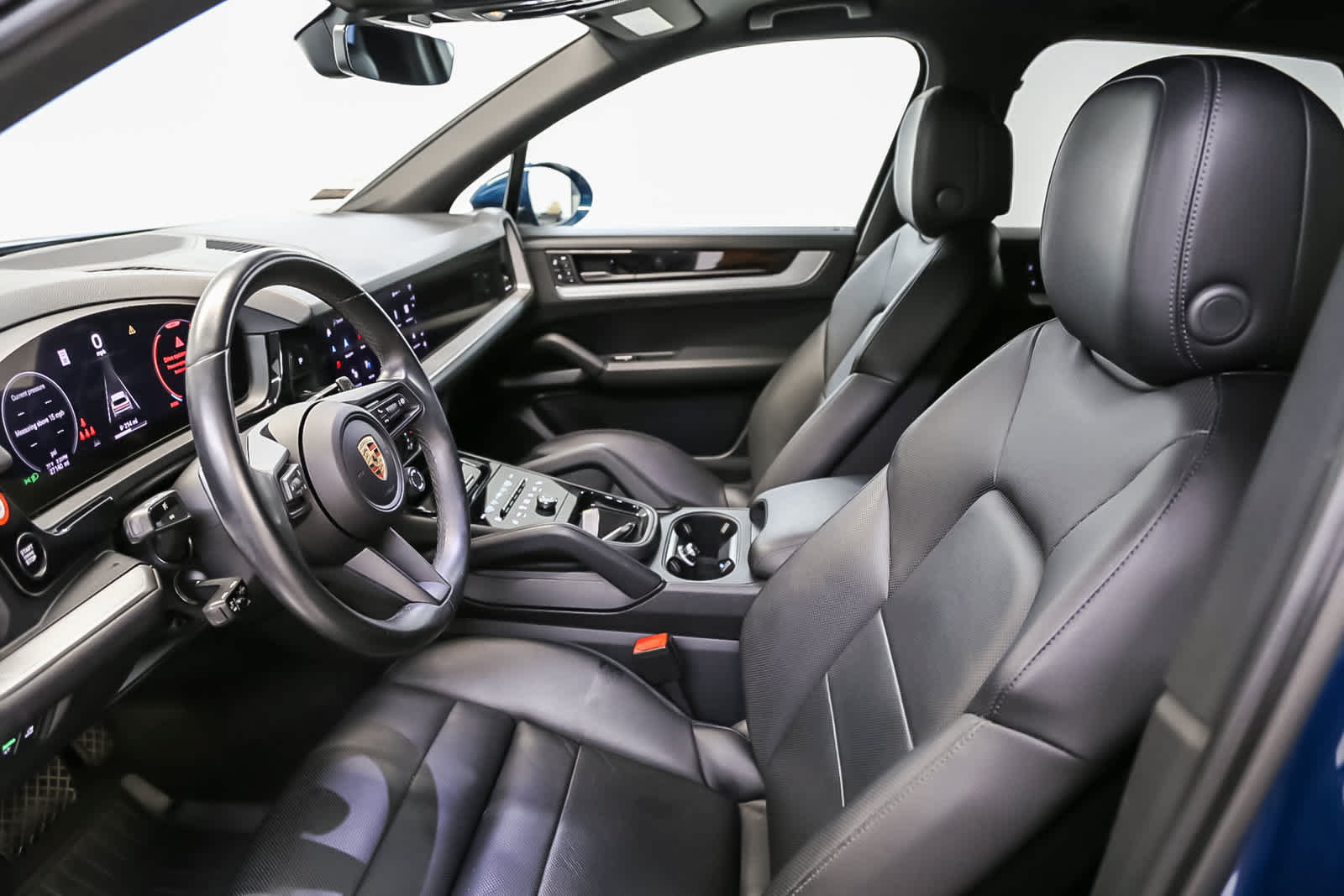 Certified 2024 Porsche Cayenne AWD/4WD image 23