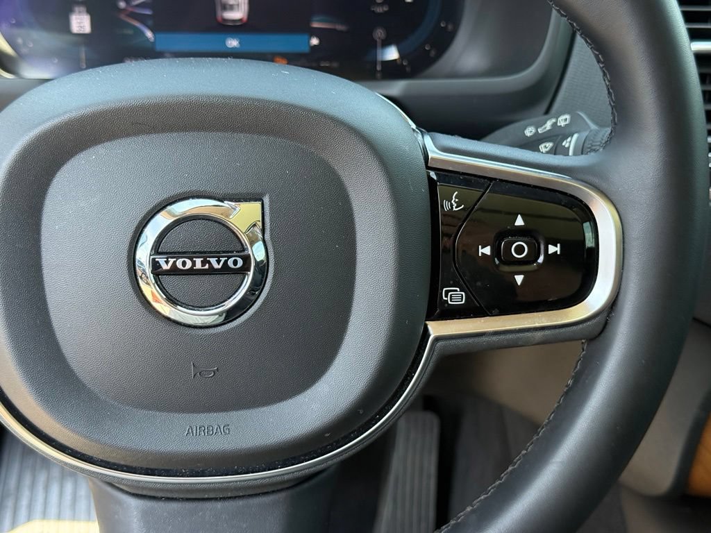 Used 2024 Volvo XC90 B6 Plus AWD/4WD image 16