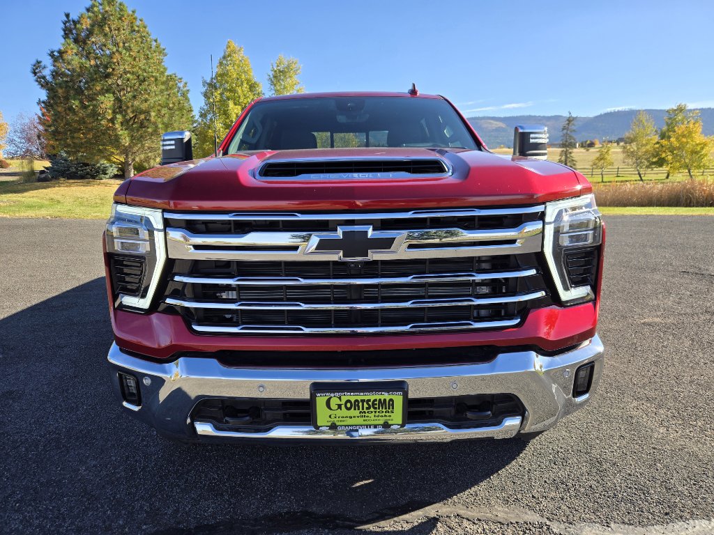 Used 2025 Chevrolet Silverado 3500 LTZ w/ LTZ Premium Package image 2
