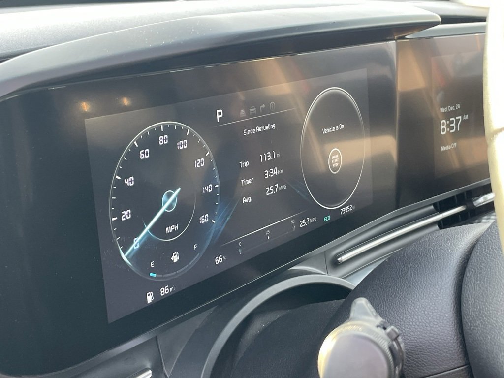 Used 2023 Kia Carnival SX Prestige image 6