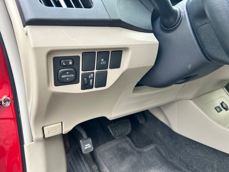 Used 2013 Toyota Prius Four w/ Deluxe Solar Roof Pkg image 23