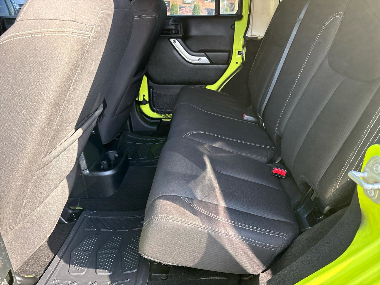 Used 2016 Jeep Wrangler Unlimited Rubicon w/ Max Tow Package image 27